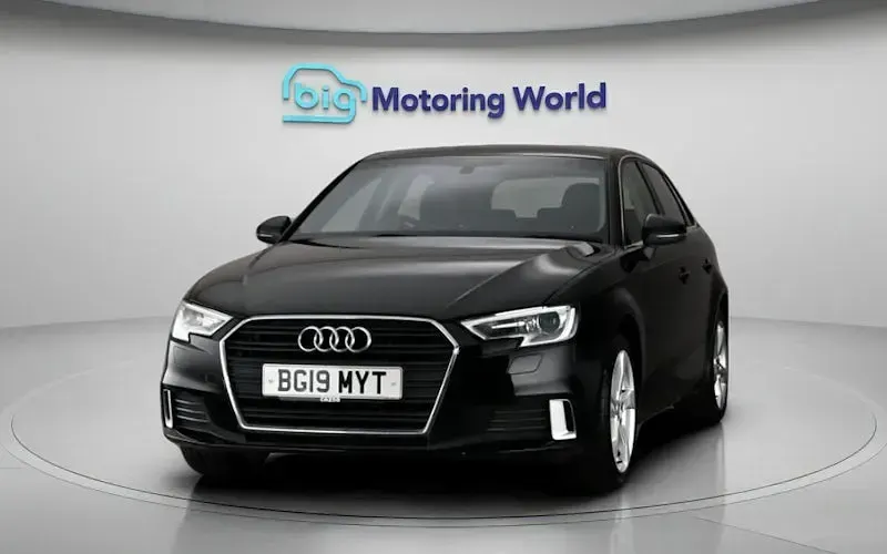 Used Audi A3 Sportback Sport 116 HP (85 kW) 2019 Black Hatchback