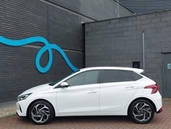 Used Hyundai i20 Premium 100 HP (73 kW) 2022 White Hatchback