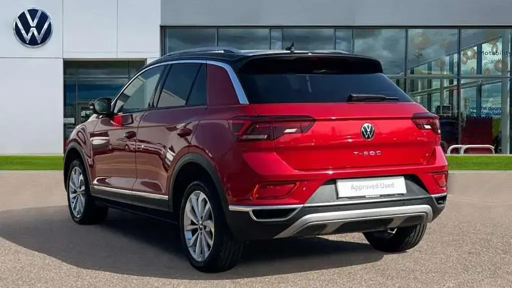 Used VW T-Roc Style 150 HP (110 kW) 2023 Red SUV