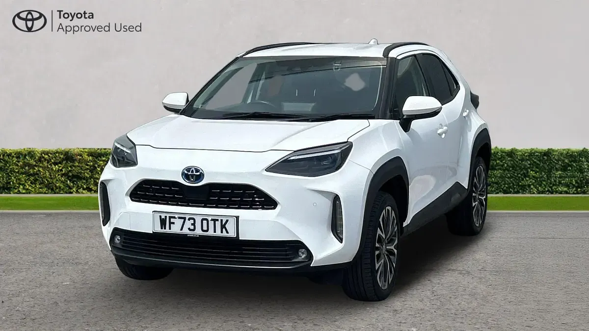 Used Toyota Yaris Hybrid 116 HP (85 kW) 2023 Pure white