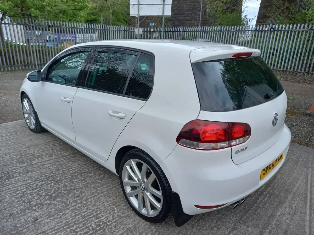 Used VW Golf VII GT 140 HP (102 kW) 2012 White Hatchback