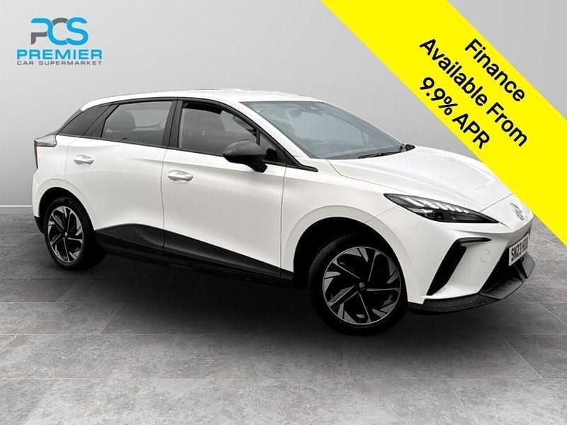 White Used 2023 MG MG4 EV SE Hatchback | £12,595 (Super price) - Image 1/3