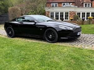 Begagnad Aston Martin DB9 456 HK (335 kW) 2007 Svart Sportkupé