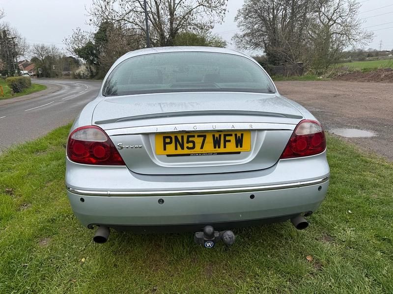Usado Jaguar S-Type SE 207 HP (152 kW) 2007 Prateado Sedan