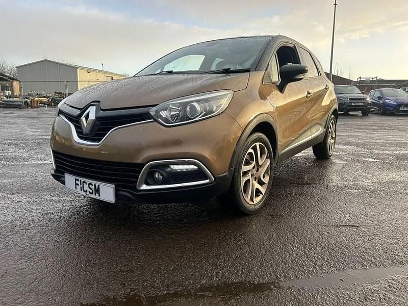 Second-hand Renault Captur Iconic 110 CP (80 kW) 2016 Maro SUV