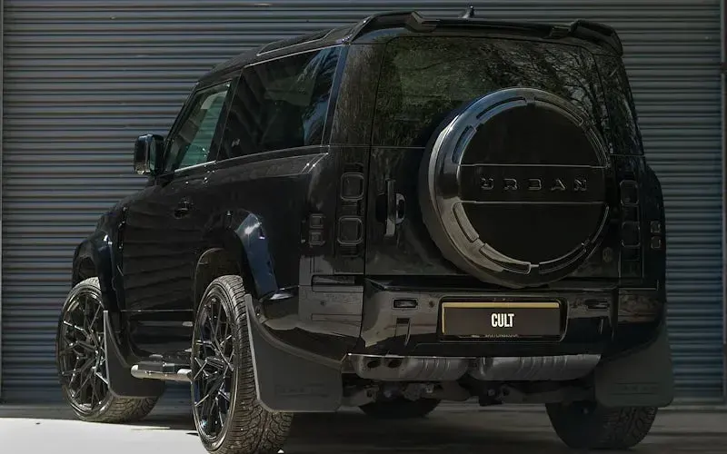 Used Land Rover Defender SE Dynamic 249 HP (183 kW) 2025 SUV