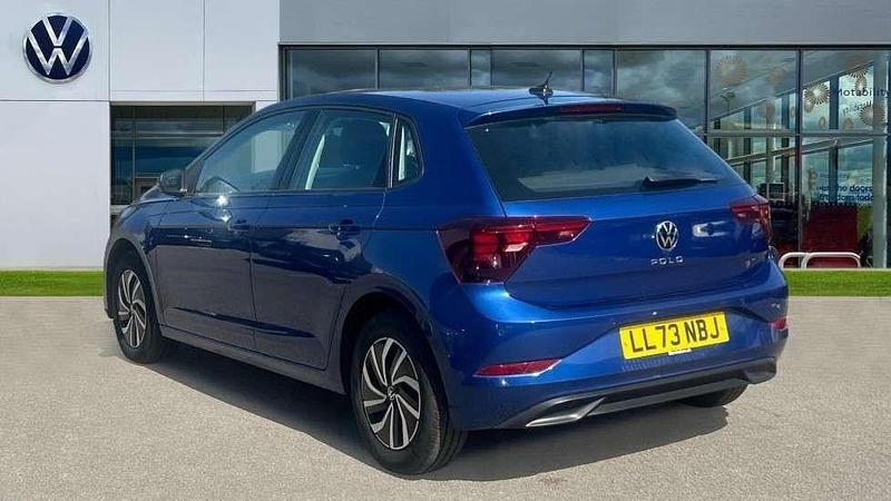 Used VW Polo Life 95 HP (69 kW) 2023 Blue Hatchback