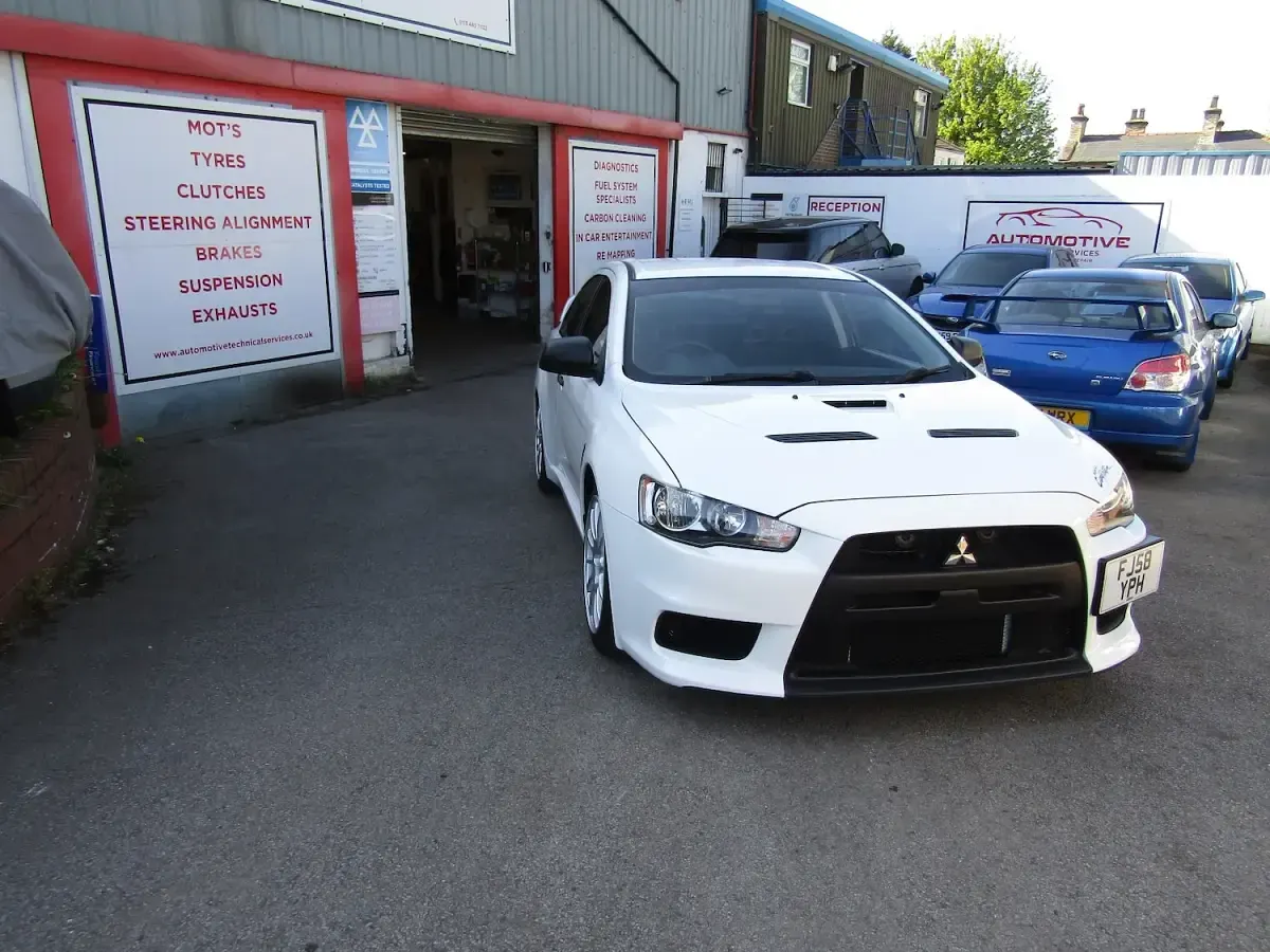 Used Mitsubishi Lancer 354 HP (260 kW) 2008 White Sedan