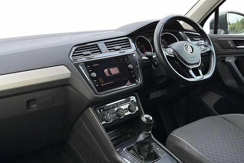 Used VW Tiguan SE 125 HP (91 kW) 2018 Grey SUV