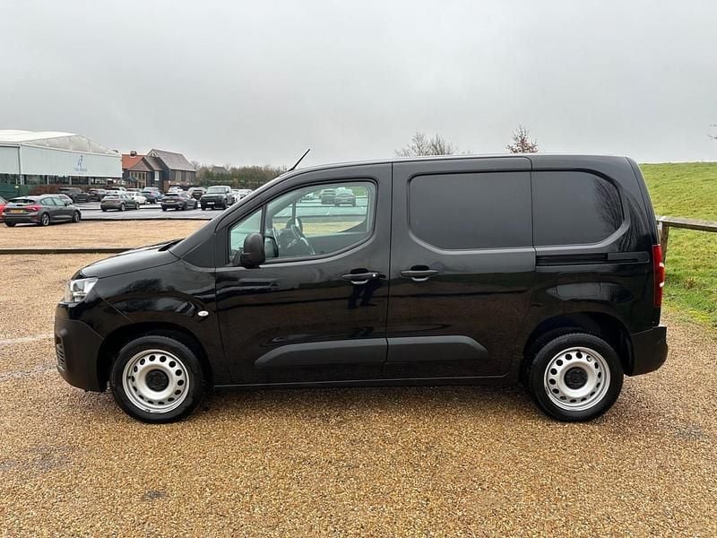 Used Citroën Berlingo PureTech 110 HP (80 kW) 2023 Black MPV