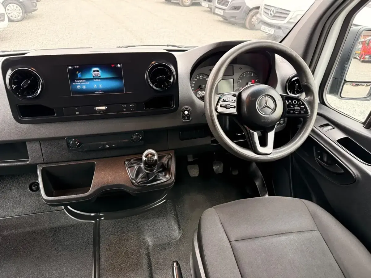 Used Mercedes Sprinter 114 HP (83 kW) 2019 White Van