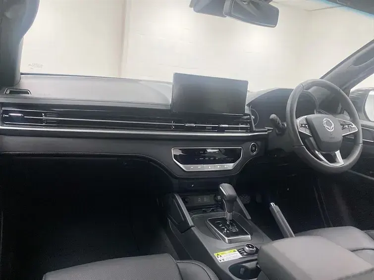 New KGM Musso 202 HP (148 kW) 2025 White Pickup