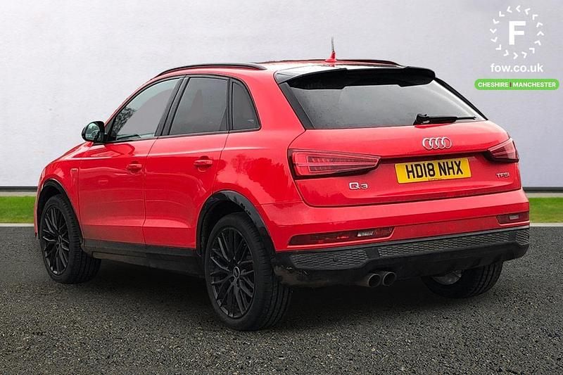 Begagnad Audi Q3 Black Edition 150 HK (110 kW) 2018 Röd SUV