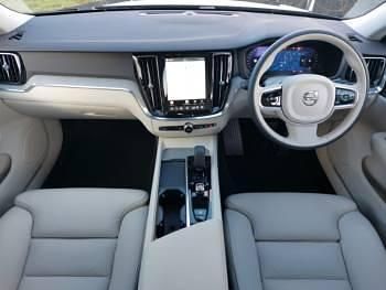 Ny Volvo V60 Plus 197 HK (144 kW) 2025 Blå Kombi
