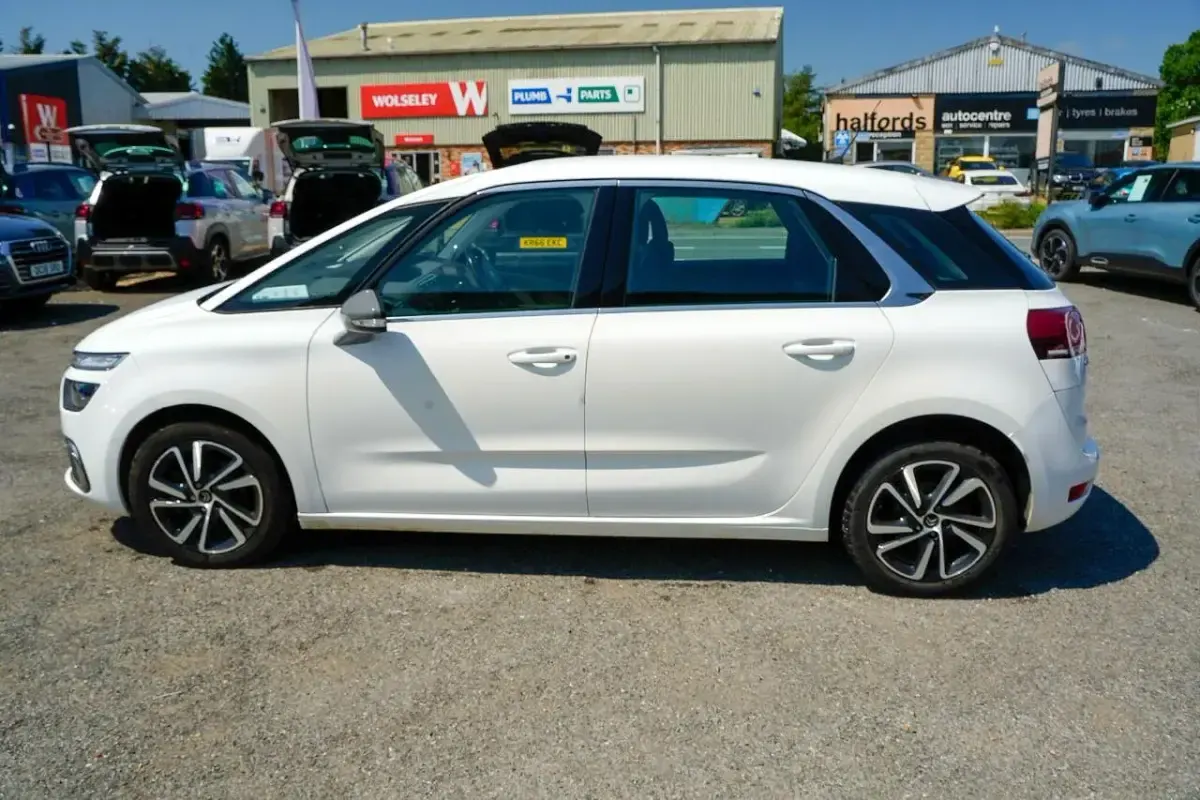 Used Citroën C4 Picasso Feel 118 HP (86 kW) 2016 White MPV