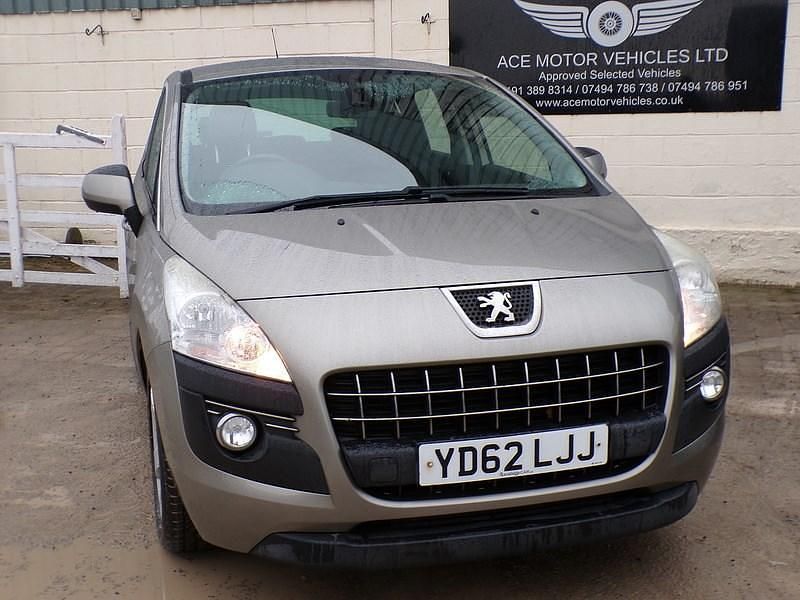 Second-hand Peugeot 3008 Active 112 CP (82 kW) 2012 Gri Hatchback