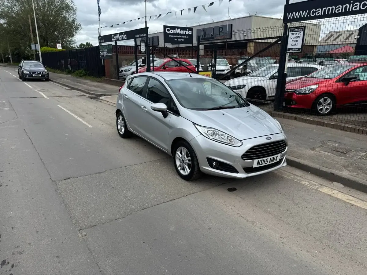 Used Ford Fiesta Zetec 82 HP (60 kW) 2015 Silver Hatchback