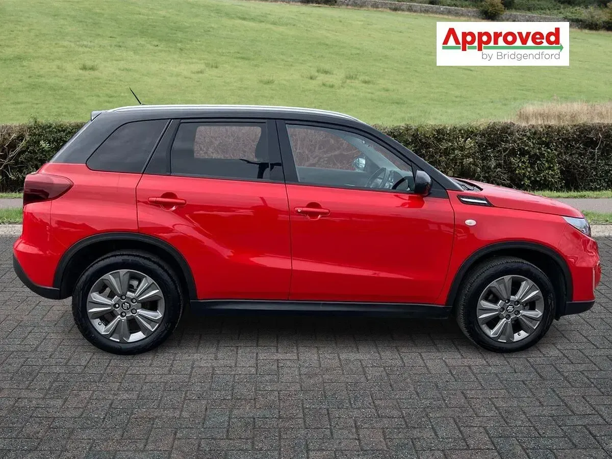 Używany Suzuki Vitara SZ-T 129 KM (94 kW) 2024 Czerwony SUV