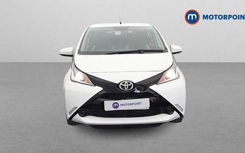 Used Toyota Aygo X-play 69 HP (50 kW) 2018 Hatchback