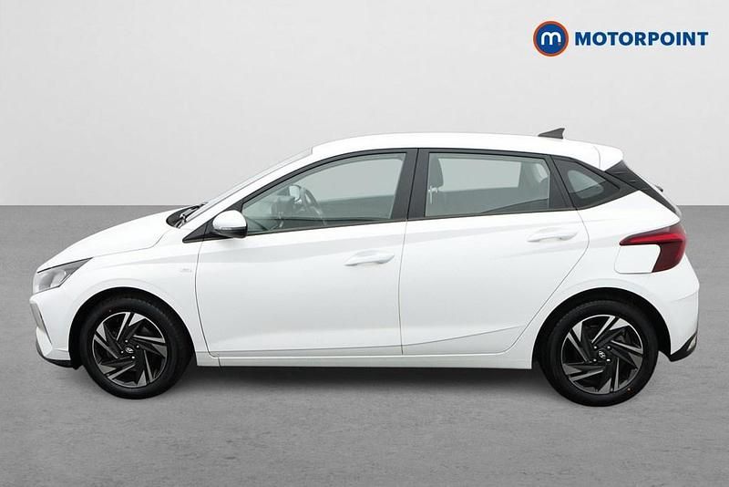 Used Hyundai i20 SE 2021 White Hatchback