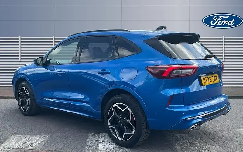 Begagnad Ford Kuga ST-Line 243 HK (178 kW) 2025 Blå SUV