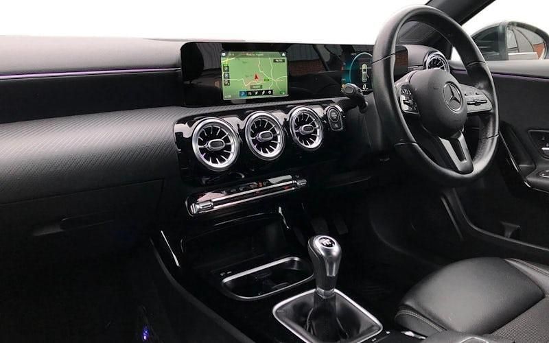 Usado Mercedes A180 SE 116 HP (85 kW) 2019 Preto Citadino