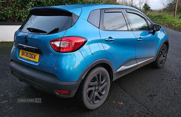 Used Renault Captur Dynamique 88 HP (64 kW) 2016 Blue SUV