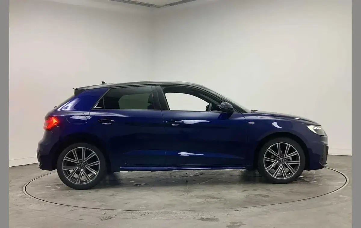 Used Audi A1 S-Line 94 HP (69 kW) 2026 Blue SUV