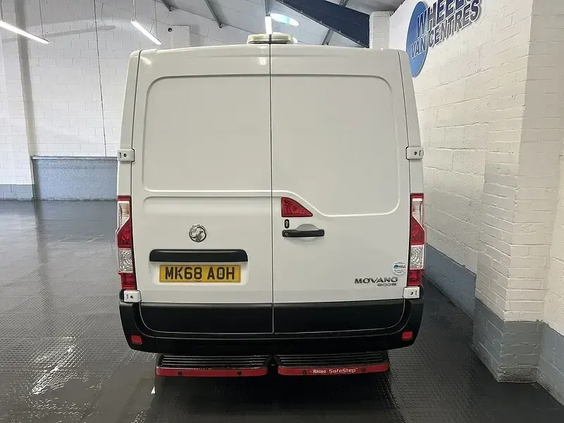 Used Vauxhall Movano 110 HP (80 kW) 2019 White MPV