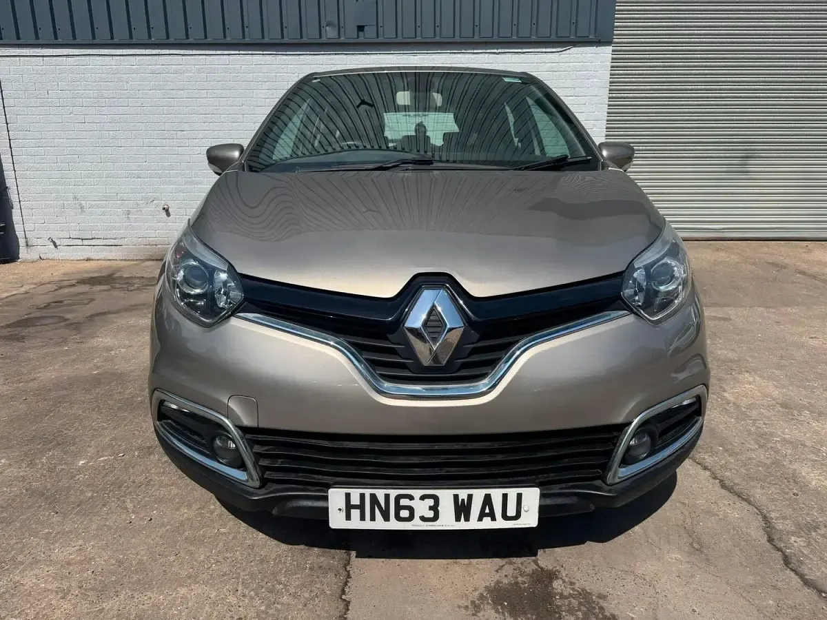 Used Renault Captur Dynamique 90 HP (66 kW) 2013 Beige SUV