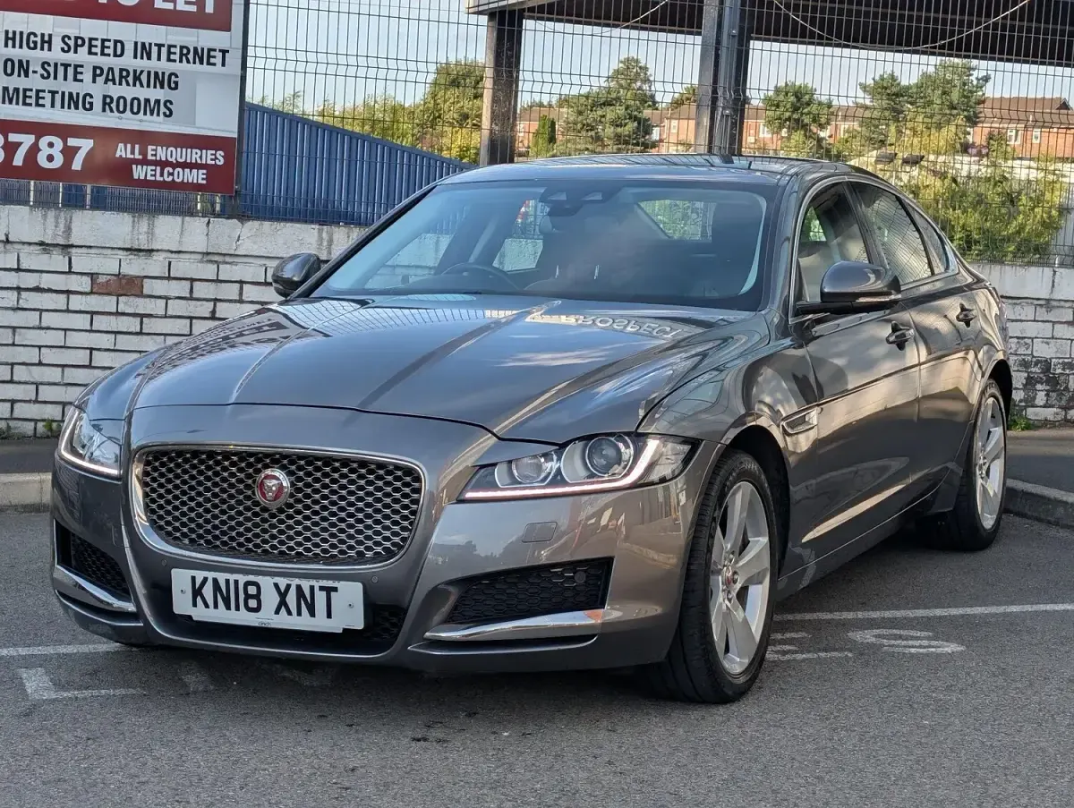 Used Jaguar XF Portfolio 180 HP (132 kW) 2018 Grey Sedan