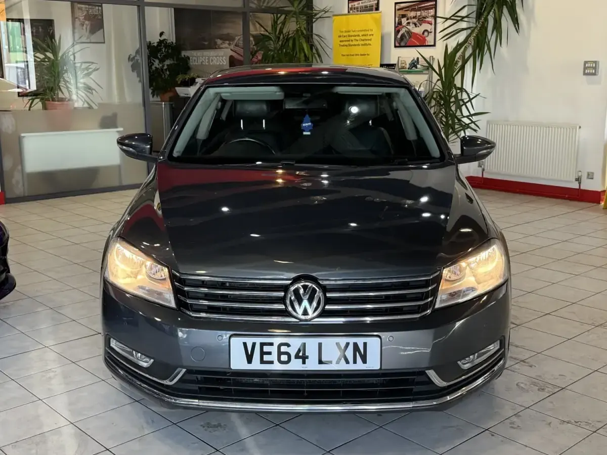 Begagnad VW Passat Executive 2014 Grå Sedan