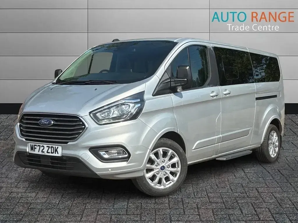 Used Ford Tourneo Custom Titanium 130 HP (95 kW) 2022 Silver Van