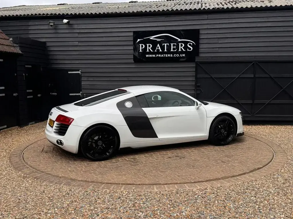 Used Audi R8 Coupé 420 HP (308 kW) 2008 White Coupe