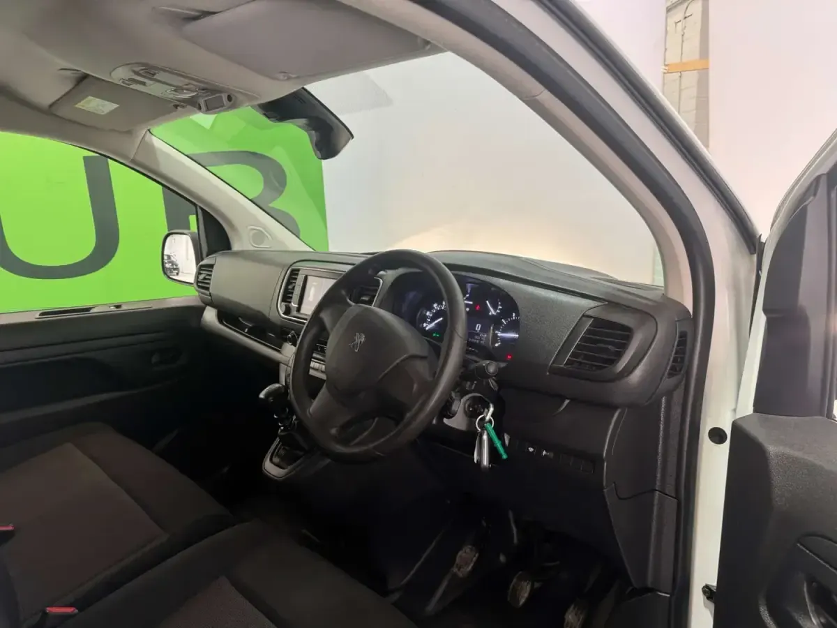 Second-hand Peugeot Expert Premium 2023 Alb Van