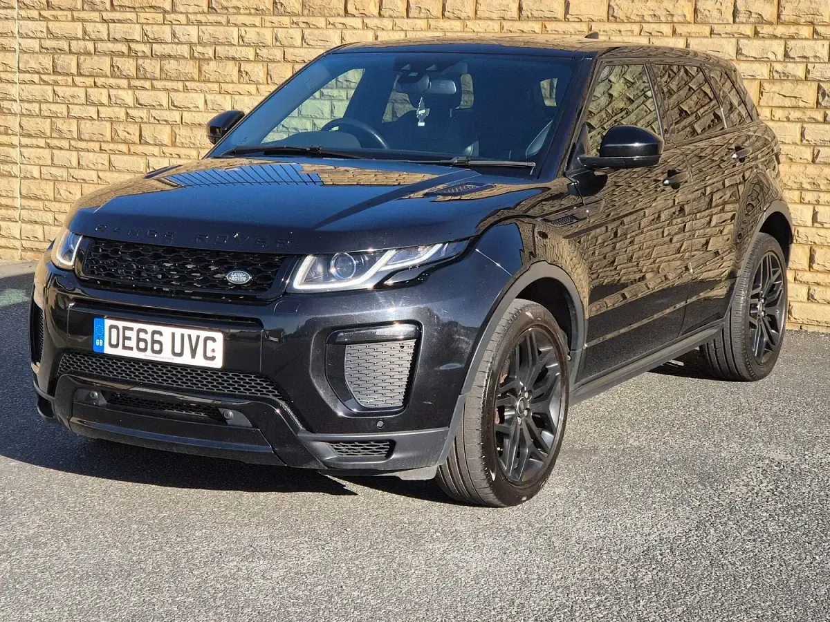 Used Land Rover Range Rover evoque HSE Dynamic 2017 Black Estate