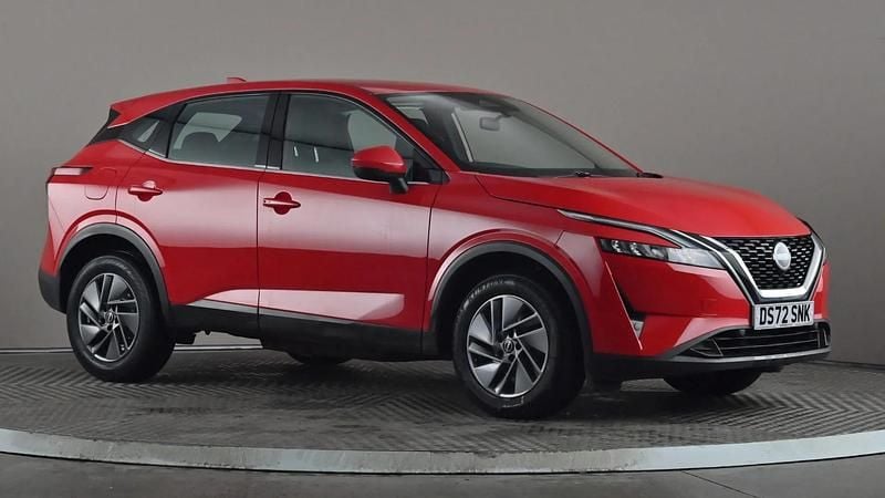 Used Nissan Qashqai Acenta Premium 140 HP (102 kW) 2023 Red SUV