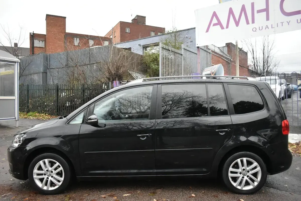 Used VW Touran SE 105 HP (77 kW) 2014 Black MPV