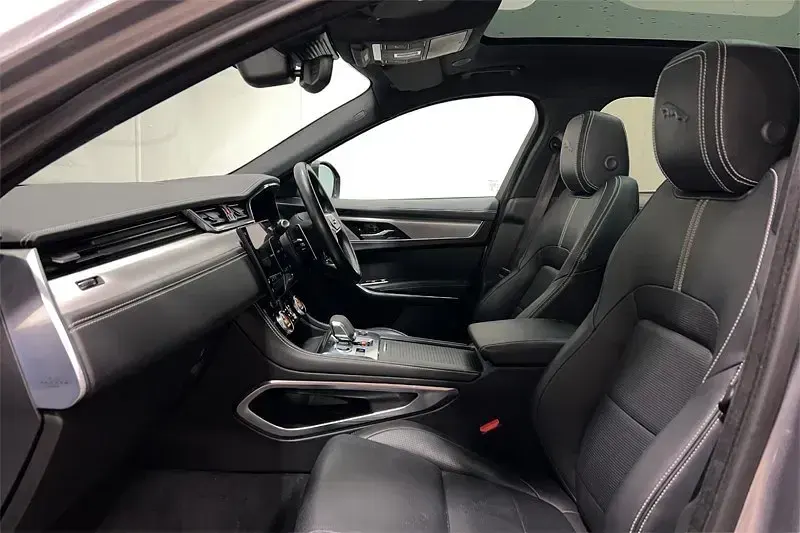 Używany Jaguar F-Pace R-Dynamic 201 KM (147 kW) 2021 Szary SUV