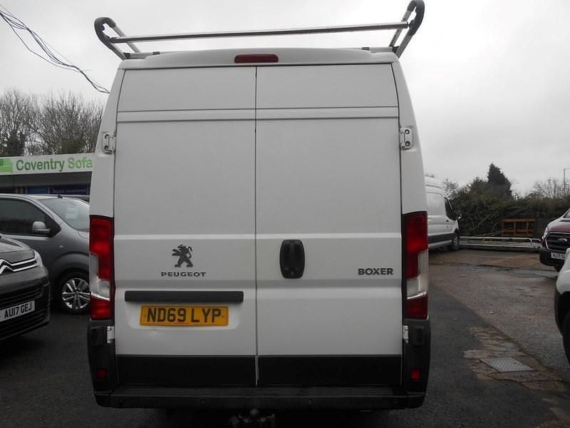 Begagnad Peugeot Boxer 140 HK (102 kW) 2020 Vit Van