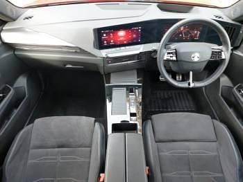 Used Vauxhall Astra Ultimate 114 kW (156 HP) 2024 Red Estate