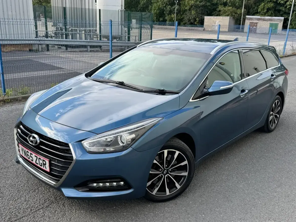 Used Hyundai i40 SE 141 HP (103 kW) 2015 Blue Estate