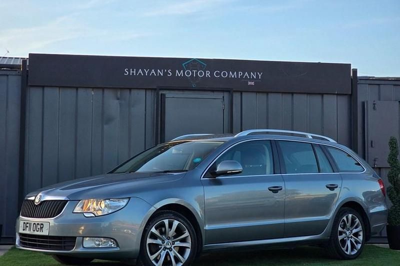 Grey Used 2011 Skoda Superb SE Estate | £3,990 (Fair price) - Image 1/1