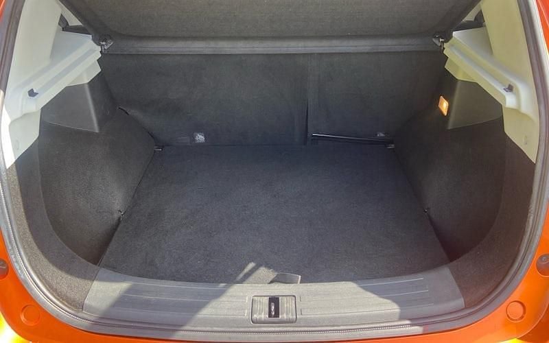 Usado MG ZS Exclusive 106 HP (77 kW) 2024 SUV