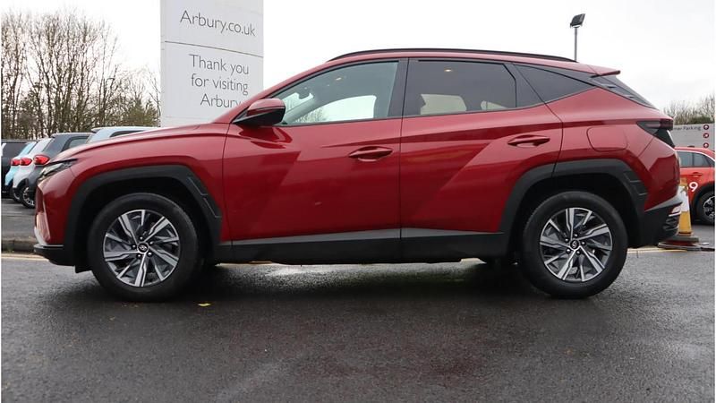 Used Hyundai Tucson SE 150 HP (110 kW) 2021 Red SUV