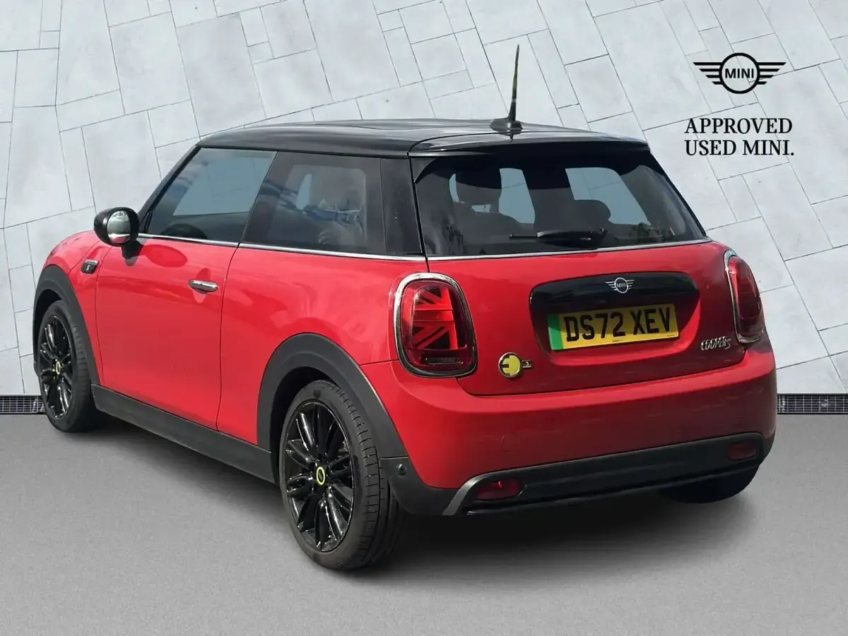 Used Mini Cooper S Hatch 135 kW (184 HP) 2022 Red Hatchback