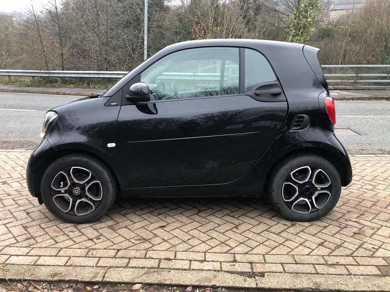 Used Smart ForTwo Coupé Premium 90 HP (66 kW) 2019 Black Coupe