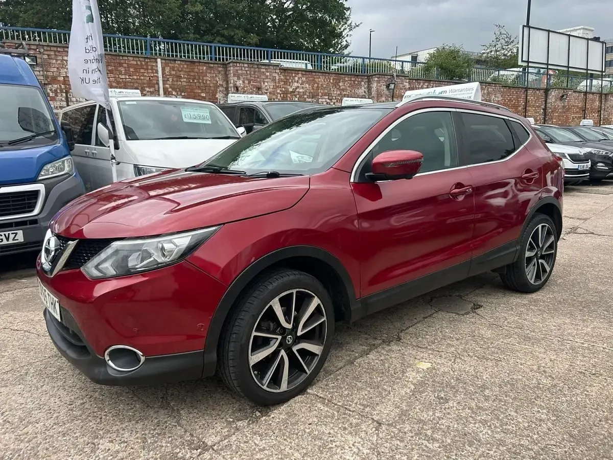 Used Nissan Qashqai Tekna 110 HP (80 kW) 2016 Red SUV