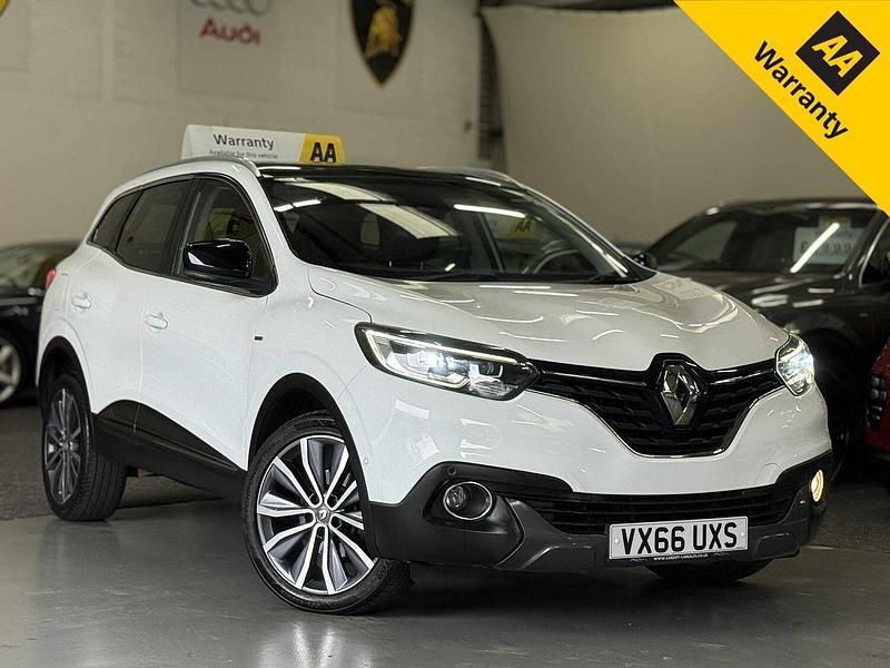 White Used 2016 Renault Kadjar Signature S SUV | £8,995 (Expensive) - Image 1/4