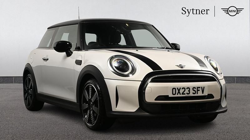 White Used 2023 Mini Cooper Exclusive Hatchback | £18,750 (Good price) - Image 1/4
